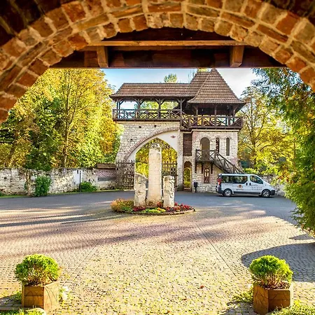 Готель древній град парк-готель 3*